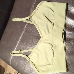 Lululemon sports bra EUC